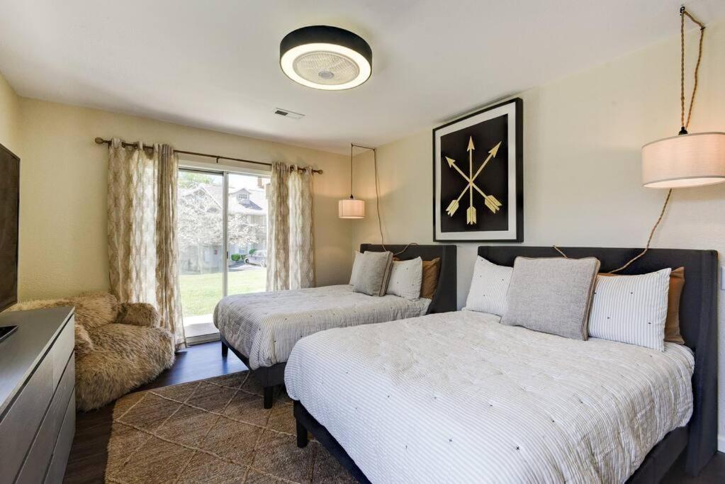 Sparkling Designer 3 Bed Suite By Taneycomo ブランソン エクステリア 写真